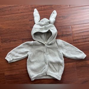 Excellent condition First Impressions baby sweater top 6-9 months